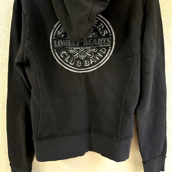 THE BEATLES (2005) Official Women's
"Sgt. Pepper's" Junk Food Hoodie Size Large - Picture 6 of 8
